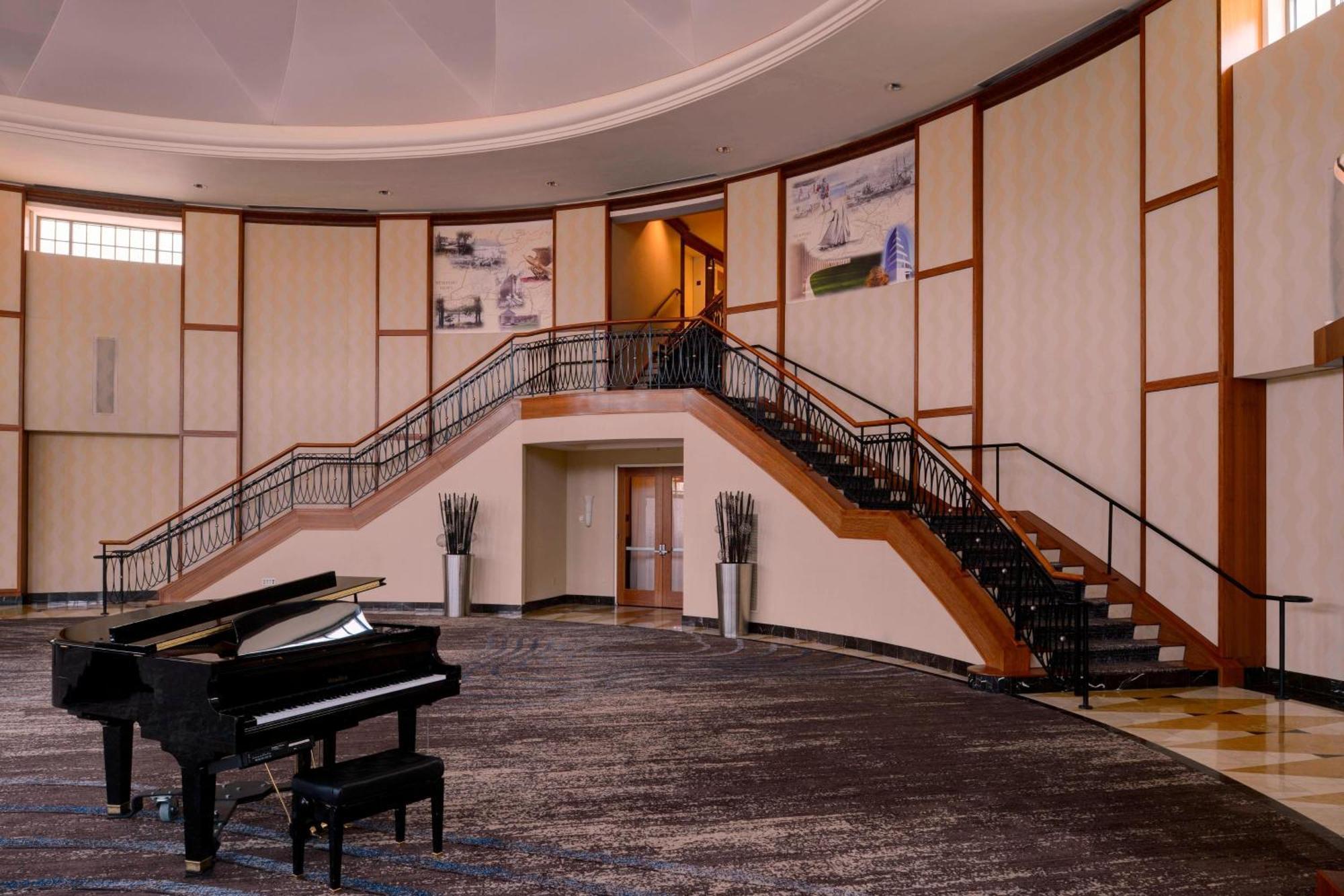 Hotel Marriott At Center Newport News