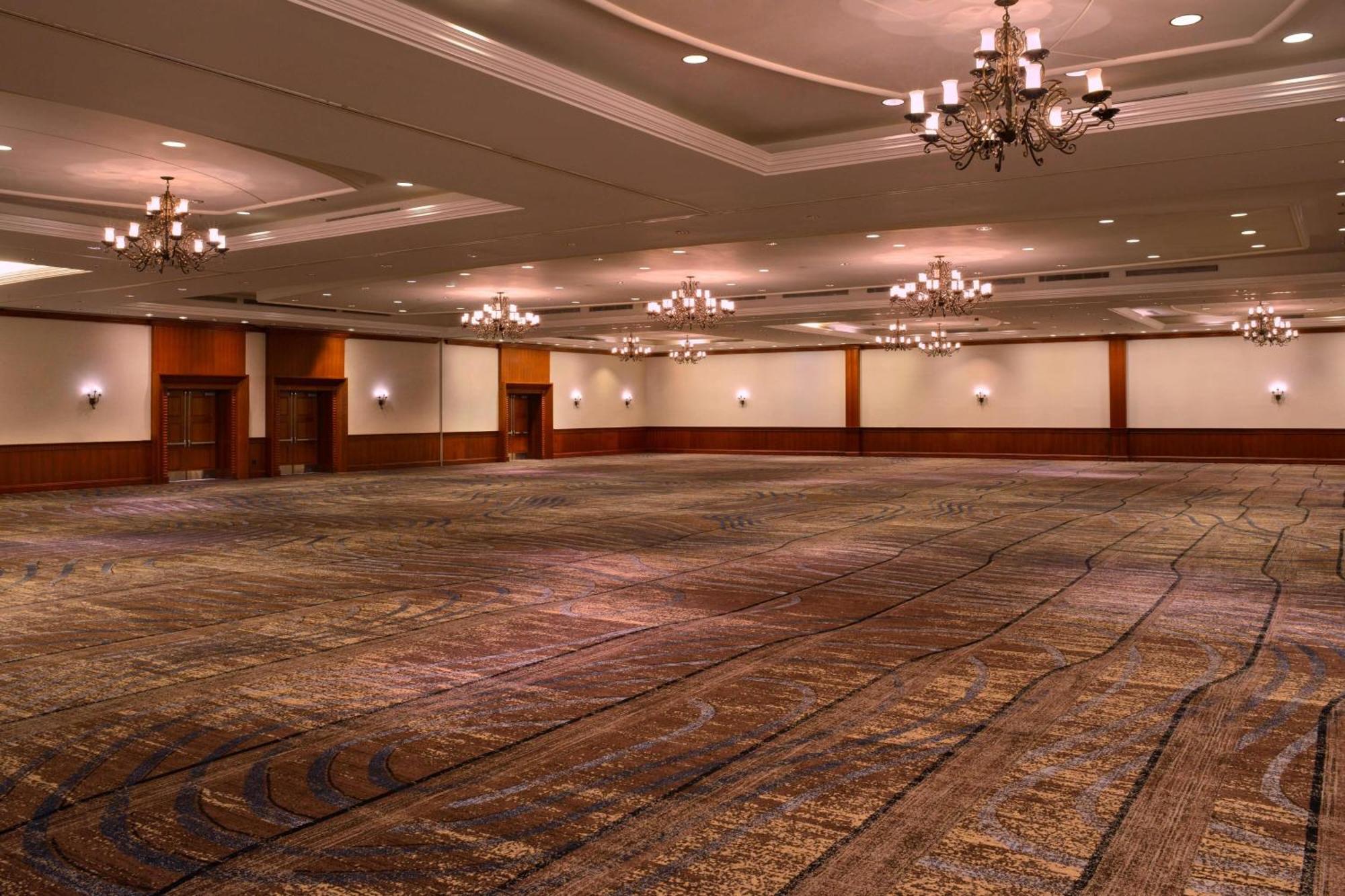 Marriott At Center Hotel