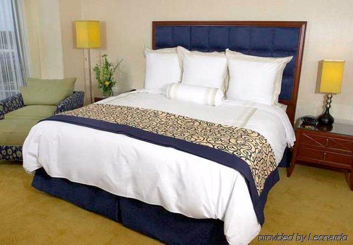 Hotel Marriott At Center Newport News